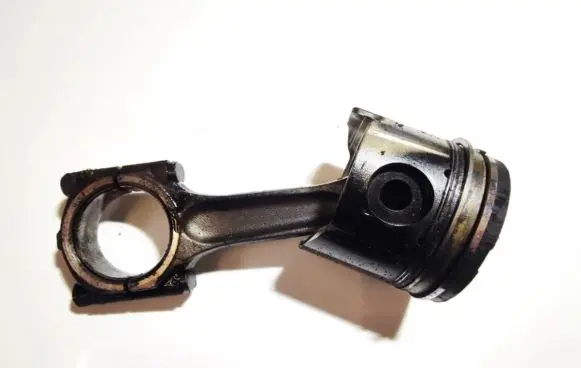 Peugeot Expert Piston with connecting rod