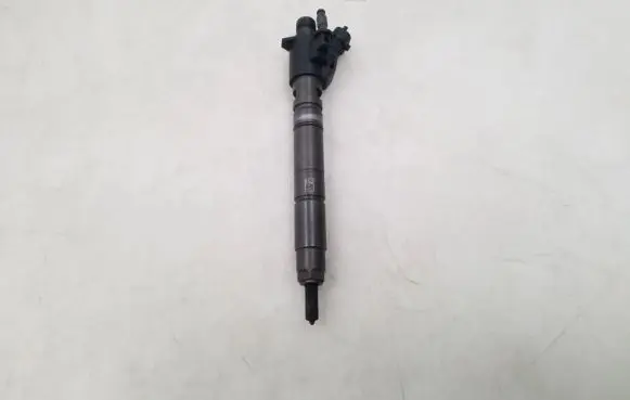 Volvo XC60 Fuel injector 31272690