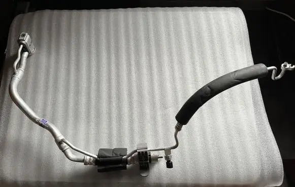 KIA Stinger Air conditioning (A/C) pipe/hose