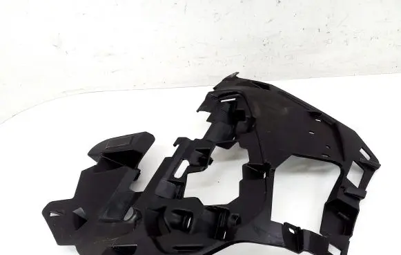 Front bumper mounting bracket