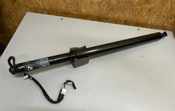 BMW X4 G02 Tailgate/trunk strut/damper 7424416