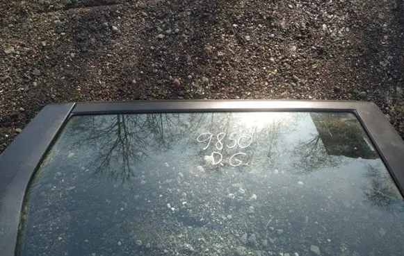 Honda FR-V Rear door window glass as2