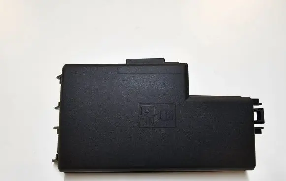 Ford Mustang VI Fuse box cover 4830
