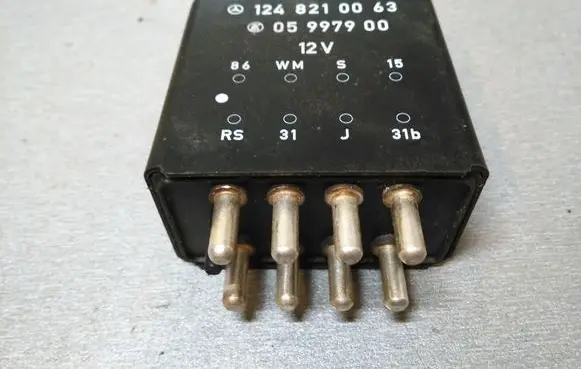 Mercedes-Benz E W124 Window wiper relay 1248210063 05997900