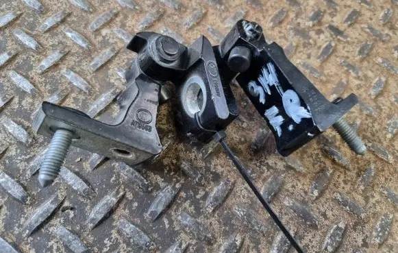 Audi Q5 SQ5 Front door hinge set 80A831404D 8V0833404H