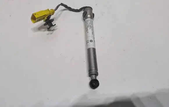 Volkswagen Touareg III Bonnet Pedestrian Airbag Actuator 760823823F