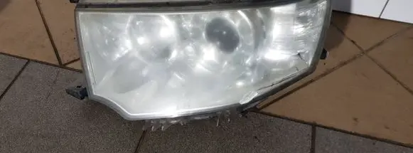 Mitsubishi L200 Headlight/headlamp