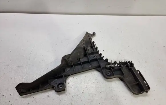 Rear bumper mounting bracket