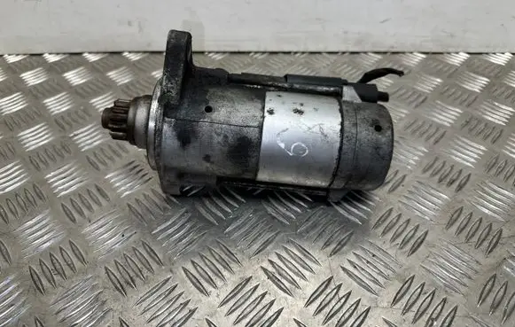 Volkswagen PASSAT B8 Starter motor 02E911024J