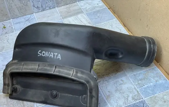 Hyundai Sonata Air intake duct part 282103K010