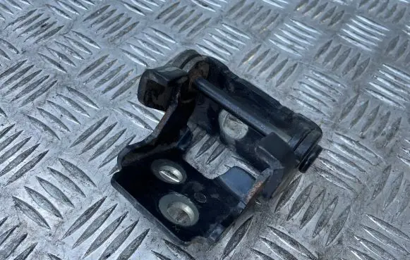 Citroen C5 Front door lower hinge 
