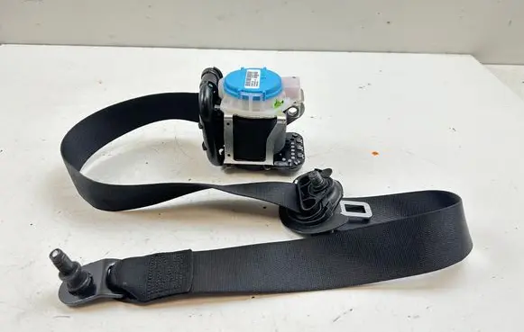 Mercedes-Benz CLA C117 X117 W117 Front seatbelt 3063559