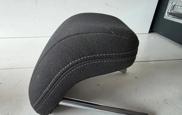 Opel Mokka Third row seat headrest 