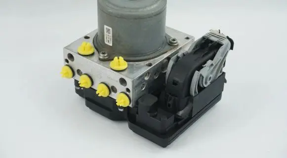 Nissan Leaf I (ZE0) ABS Pump 476605SH5A