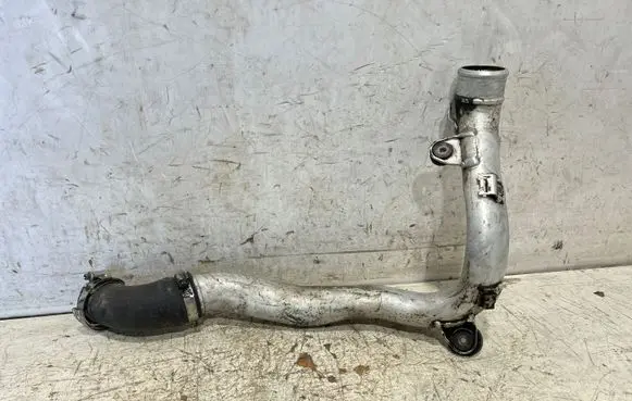 Volkswagen Golf V Intercooler hose/pipe 679L2