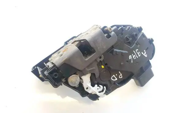 Volvo XC60 Front door lock 30799301 5509n