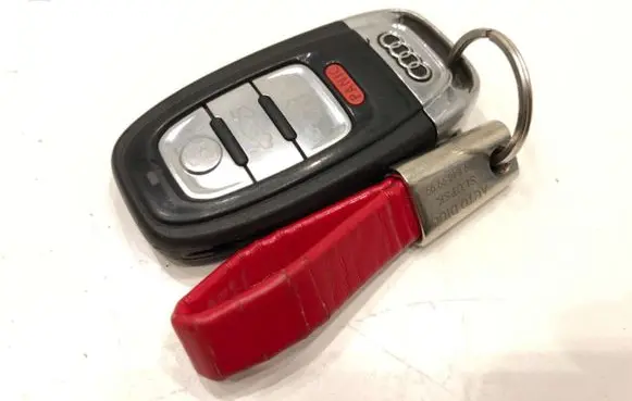 Audi A8 S8 D4 4H Ignition key/card 