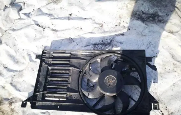 Mazda 3 II Radiator cooling fan shroud 3137228047 1137328505