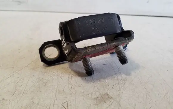 Chevrolet Captiva Tailgate/trunk/boot hinge