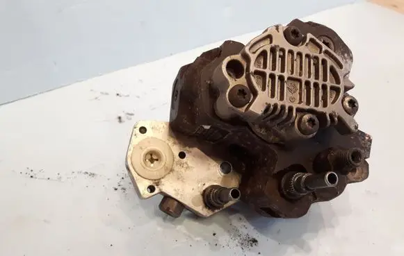 Renault Laguna II Fuel injection high pressure pump 0445010075 8200108225
