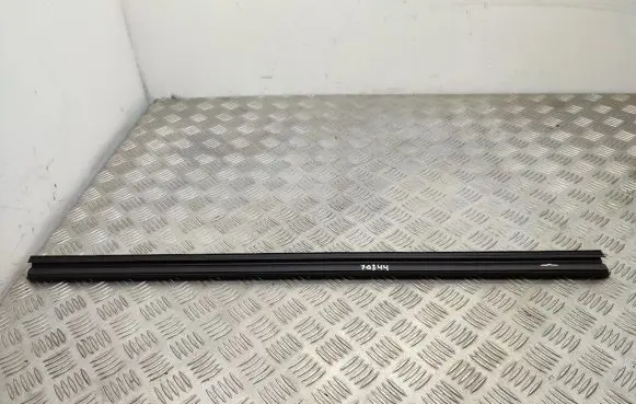 Toyota Proace Front door glass trim molding 9808655880