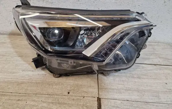 Toyota RAV 4 (XA40) Headlight/headlamp W3049