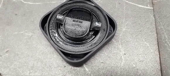 BMW 3 E46 Oil filler cap 7560481
