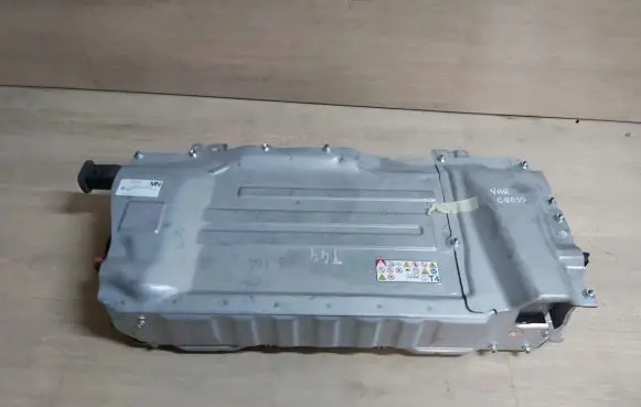 Toyota Yaris XP210 Hybrid / electric car battery 