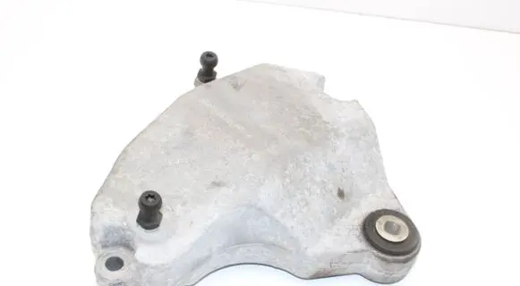 Mercedes-Benz A W176 Engine mounting bracket A2702230002