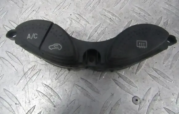 Ford Focus Windscreen/window heater switch 98ag19a945bf