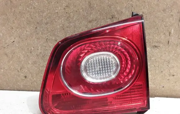 Volkswagen Tiguan Tailgate rear/tail lights 5N0945094B