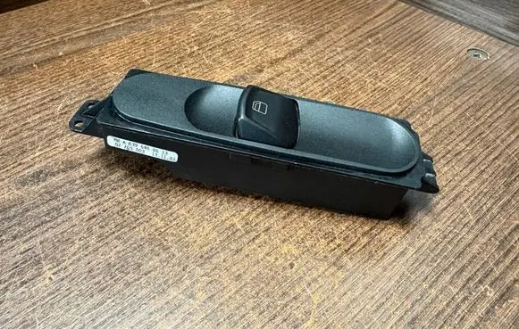 Mercedes-Benz Vito Viano W639 Electric window control switch 6395450613 A6395450613