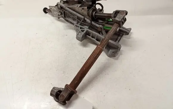 Volvo V50 Steering wheel axle 511361H 30776138 02101904