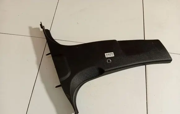 (B) pillar trim (top)