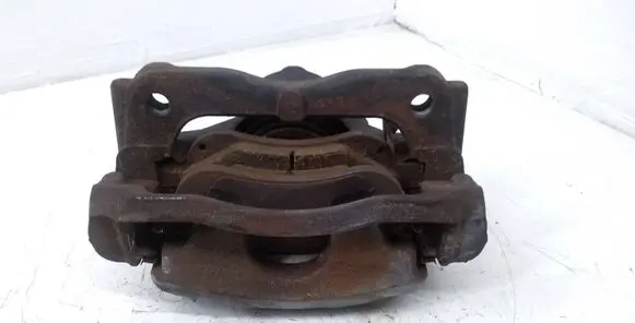 Honda CR-V Front brake caliper
