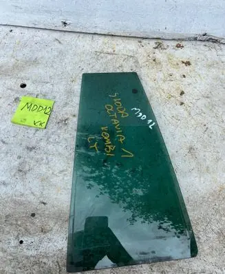 Skoda Octavia Mk1 (1U) Rear door window glass 43R002092