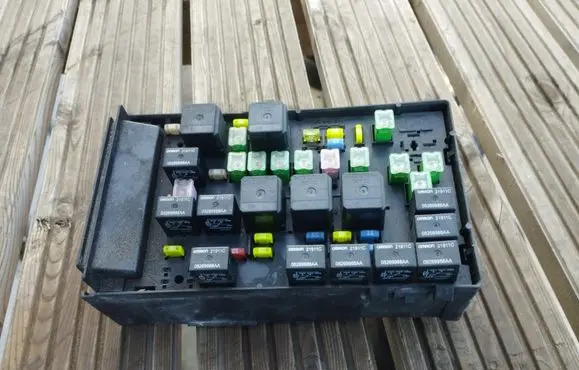 Chrysler Voyager Fuse module 05144509AB