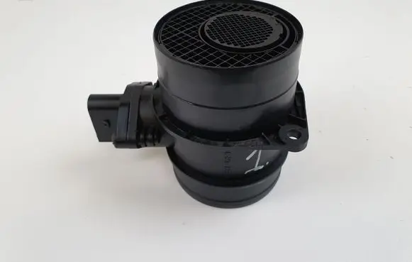 Volkswagen Touran I Mass air flow meter 0281002461 074906461B