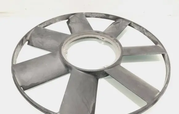Opel Omega B2 Fan impeller 2243303