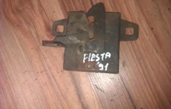 Ford Fiesta Engine bonnet/hood lock/catch