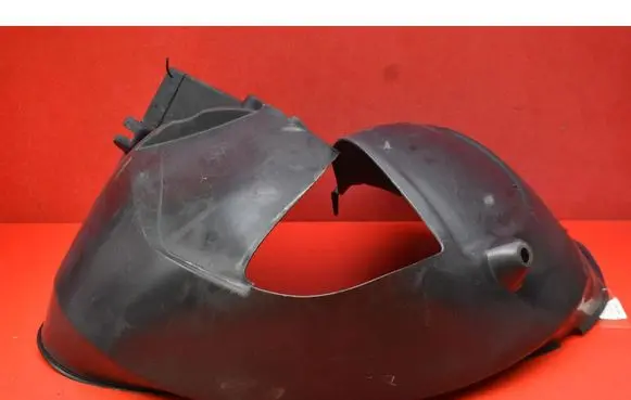 Front wheel arch liner splash guards