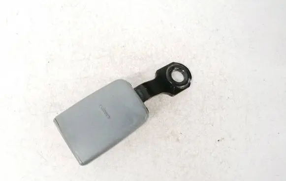 Volkswagen PASSAT B4 Middle seatbelt buckle (rear) 