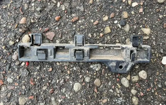 BMW 1 F20 F21 Fender mounting bracket 7240873