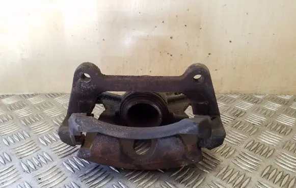 Volkswagen PASSAT B8 Front brake caliper