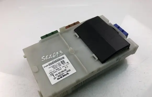 Volvo V70 Fuse box set 30786133AA