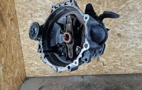 Skoda Octavia Mk2 (1Z) Manual 5 speed gearbox JCR 148212