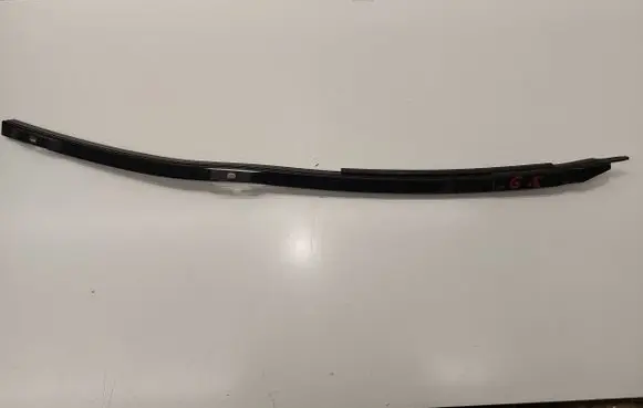 Volkswagen PASSAT B6 Rear door windshield rail 3C9839065A