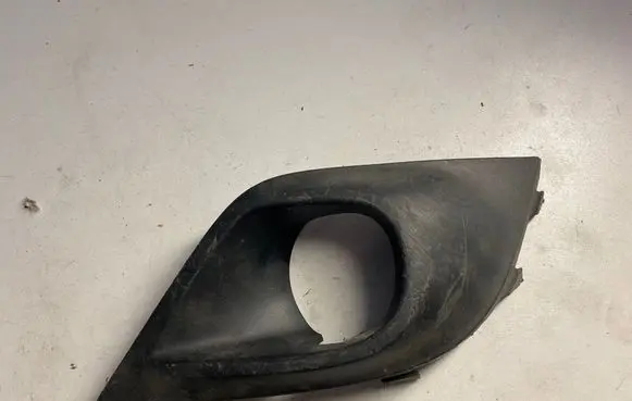 Renault Clio III Under headlight/headlamp trim 261A28633R