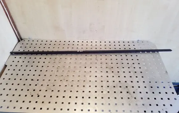 Volvo XC60 Front door glass trim molding 