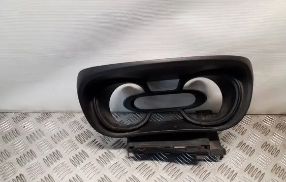 Renault Trafic III (X82) Dashboard trim 681017678R